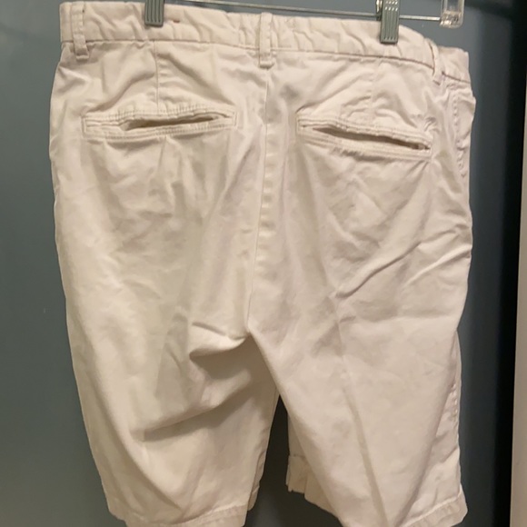 White American Eagle Shorts - Picture 3 of 5